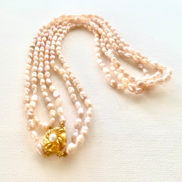 Stunning Vintage Pale Pink Freshwater Pearl Triple Strand Necklace - Picture 1 of 11